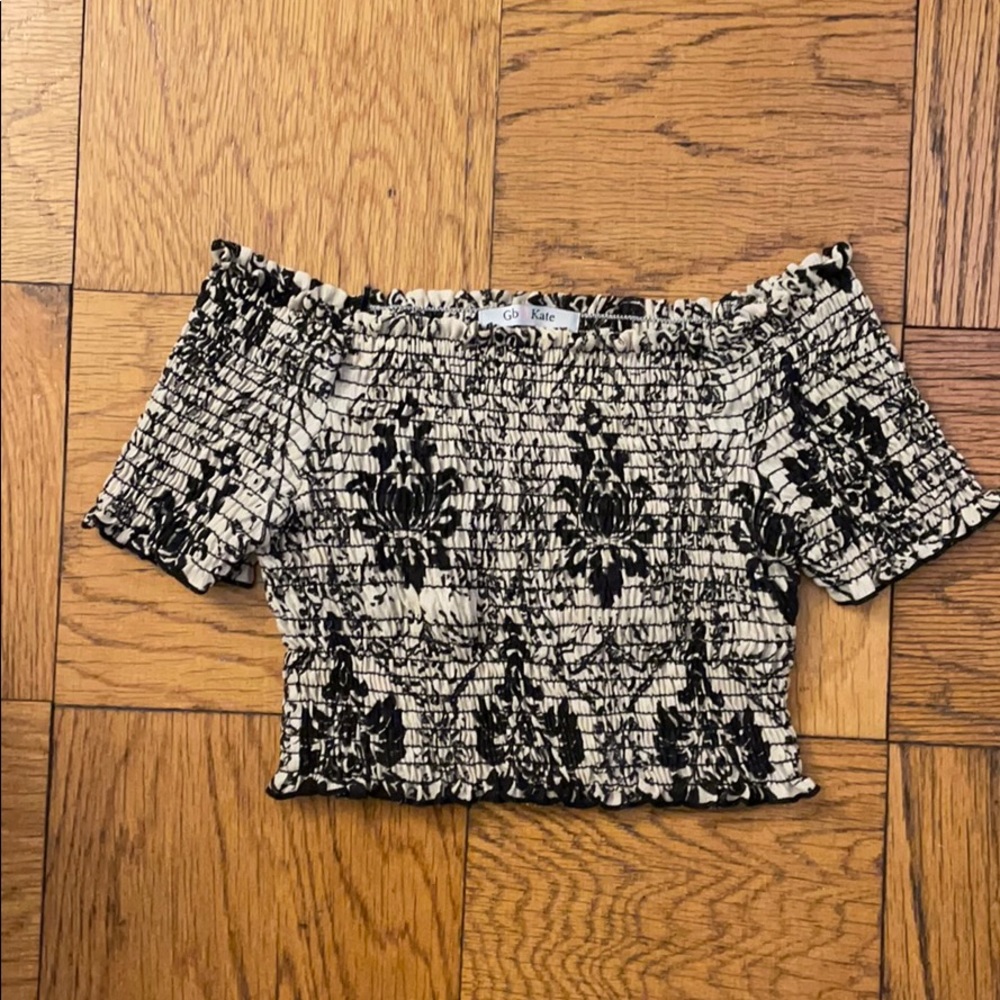 Crop ruched off the shoulder too